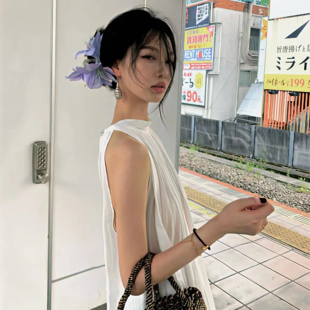 赤裸的公务员